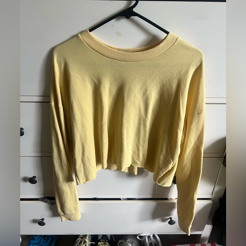 Yellow crop crewneck